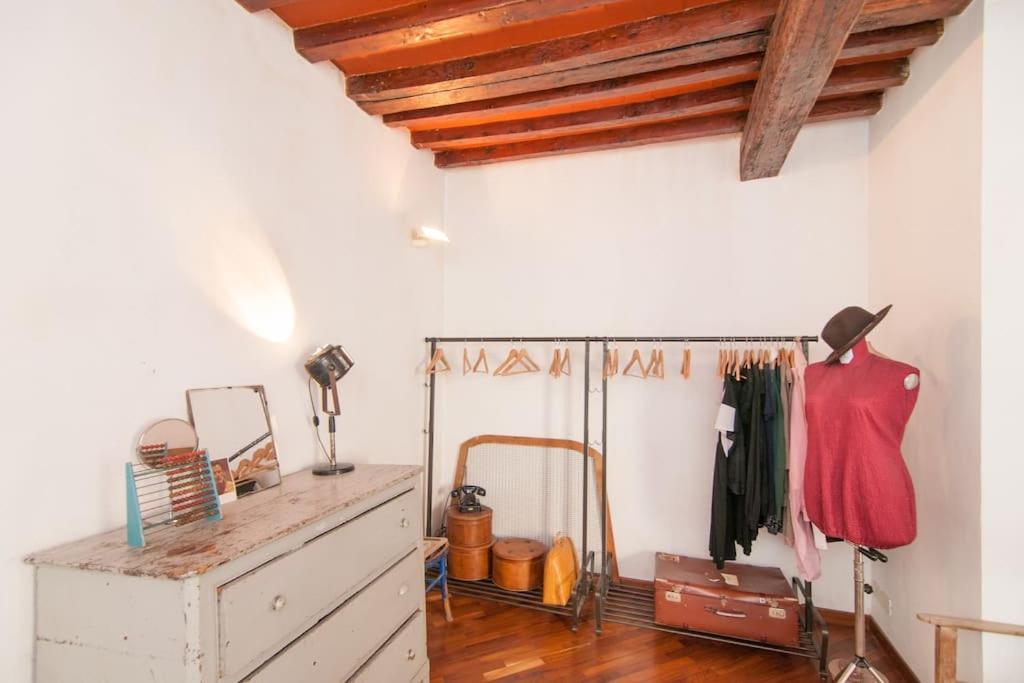 Romantic Apt In San Frediano Florence Buitenkant foto