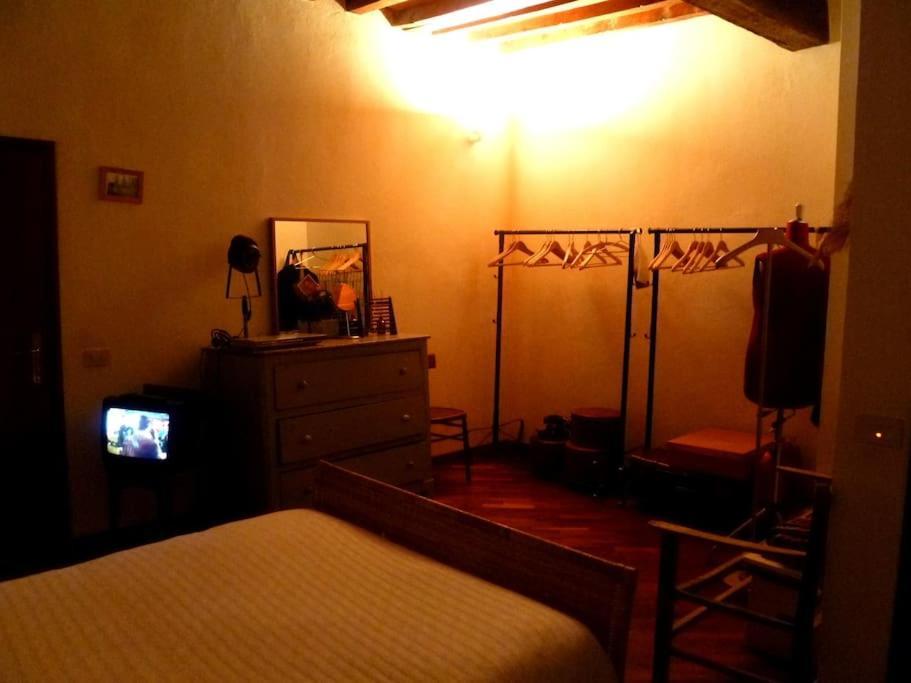 Romantic Apt In San Frediano Florence Buitenkant foto