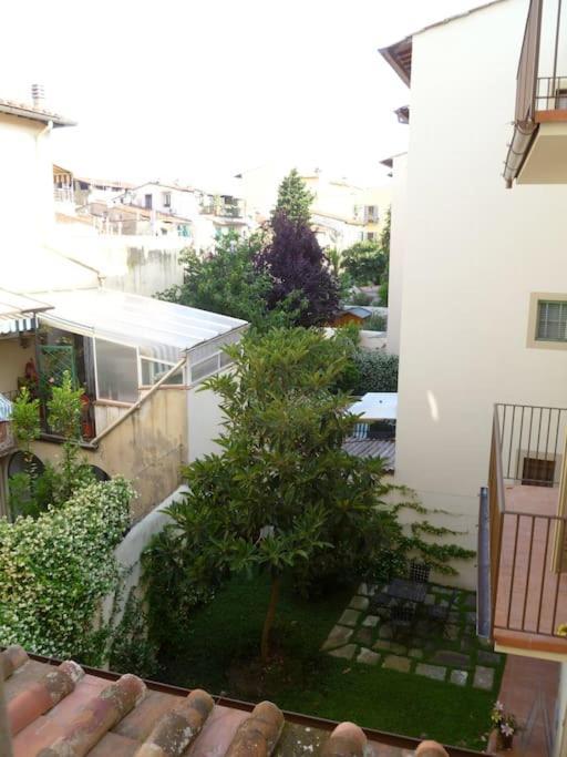 Romantic Apt In San Frediano Florence Buitenkant foto
