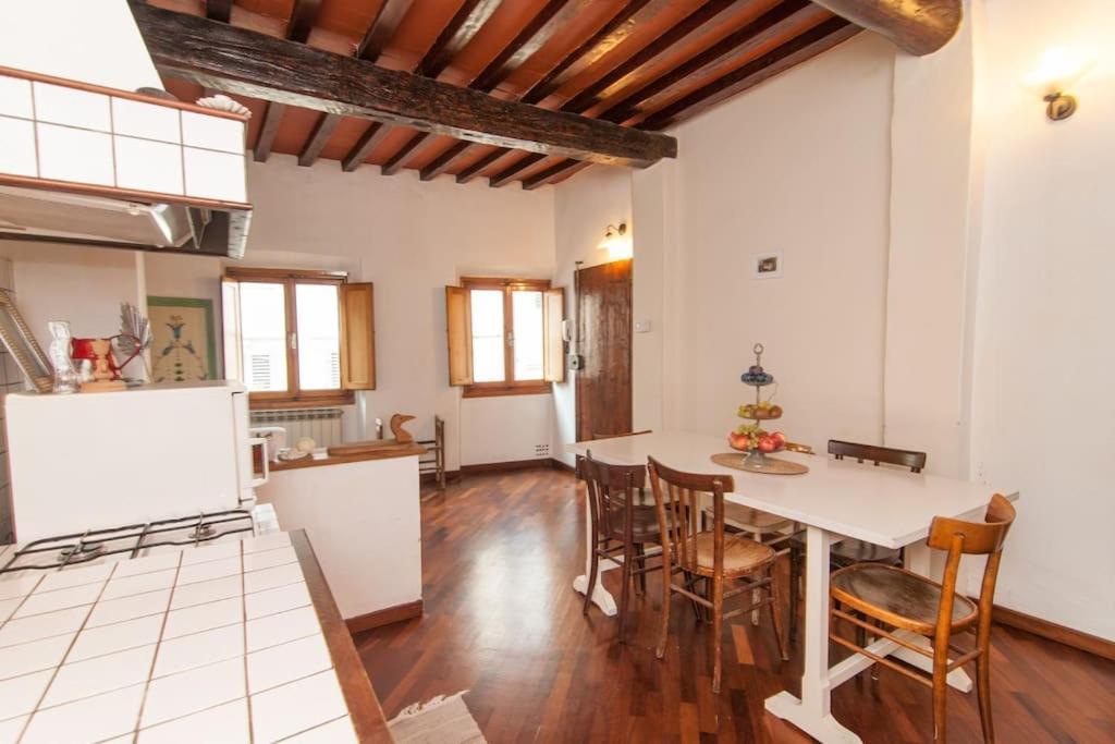Romantic Apt In San Frediano Florence Buitenkant foto