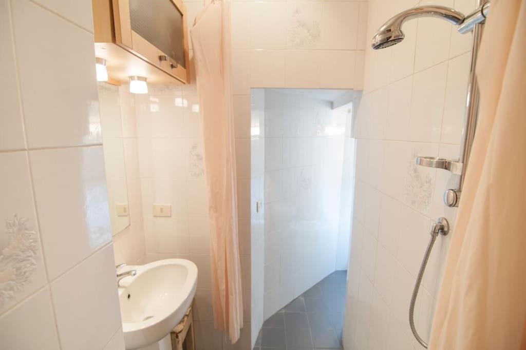 Romantic Apt In San Frediano Florence Buitenkant foto