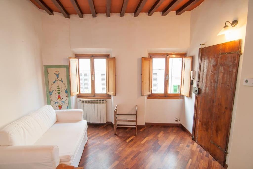 Romantic Apt In San Frediano Florence Buitenkant foto