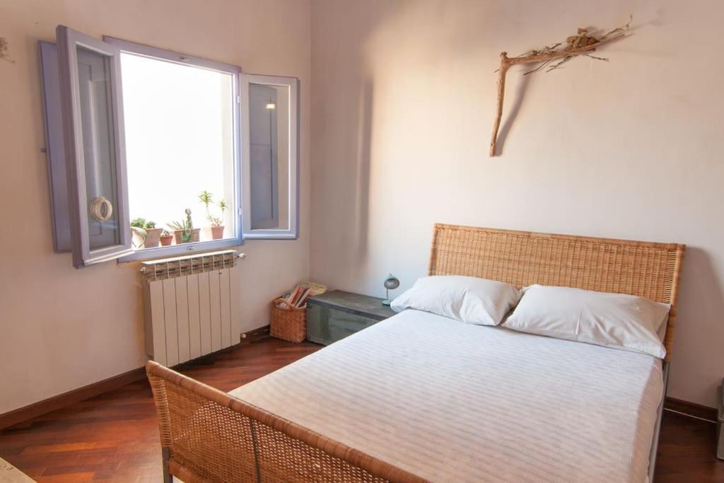 Romantic Apt In San Frediano Florence Buitenkant foto