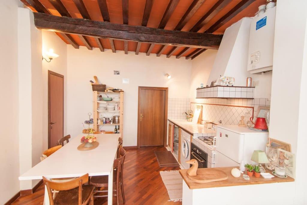 Romantic Apt In San Frediano Florence Buitenkant foto